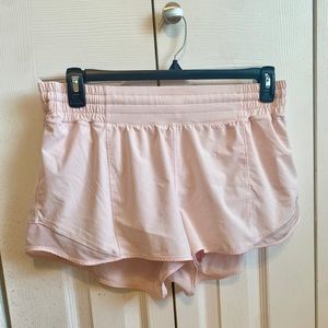 Lululemon Hotty Hot Low-Rise Lined Short 2.5" in
Strawberry Milkshake
